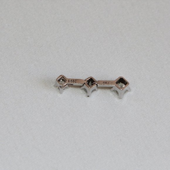 14 kt White Gold 3-Diamond Necklace - Picture 2 of 13